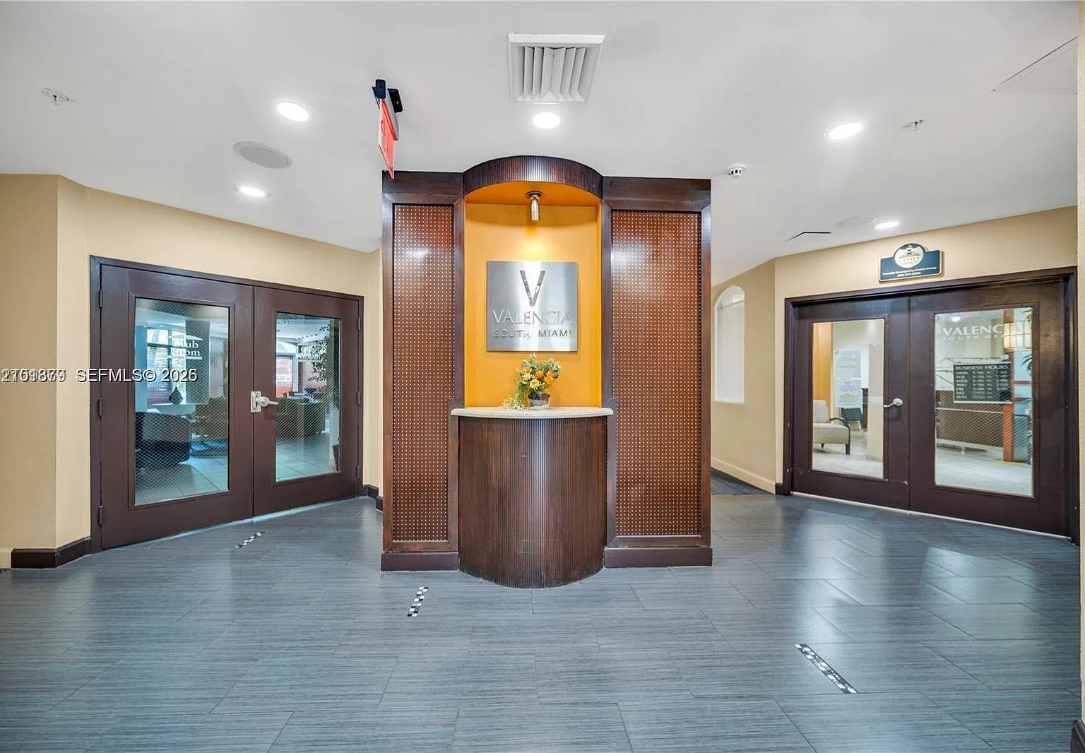 Valencia Condo — Photo 3