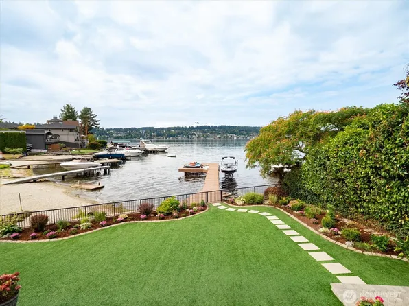 5912 NE Arrowhead Drive, Kenmore, WA 98028