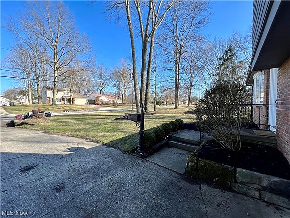 3rd image of 8170 Glenwood Ave