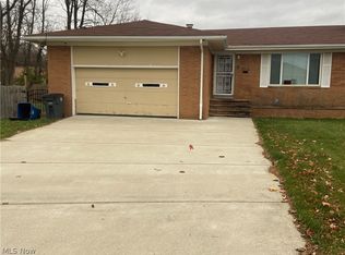 16307 Highview Dr, Cleveland, OH 44128
