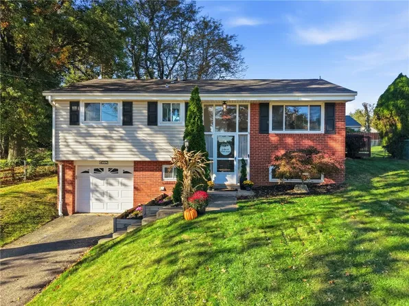 4052 Crestwood Dr, Gibsonia, PA 15044
