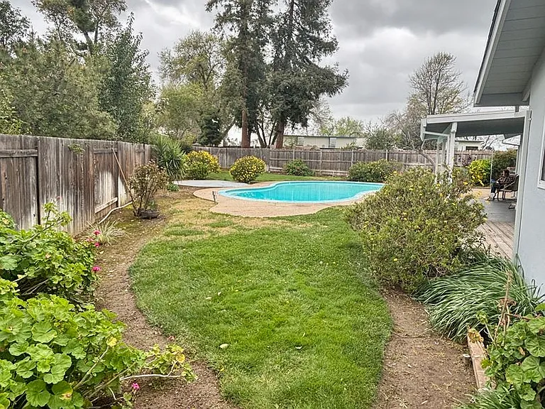 5958 Jeanine Dr — Photo 6