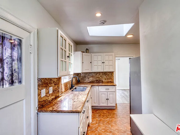2127 Malcolm Ave — Photo 22