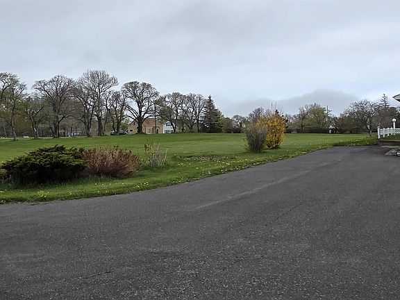 4th image of 837 Shore Rd