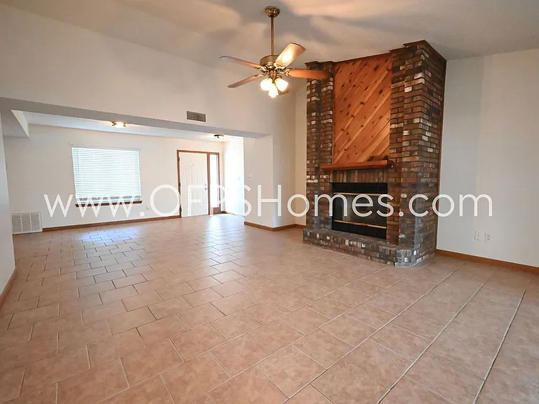 3934 Balsam Dr — Photo 5