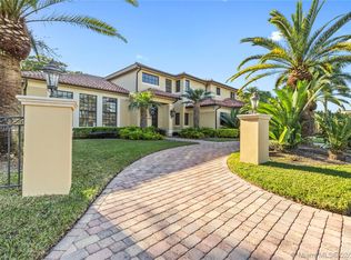 9439 NW 54 Doral Circle Ln, Doral, FL 33178