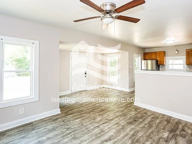 17896_004_living_room_4.jpg