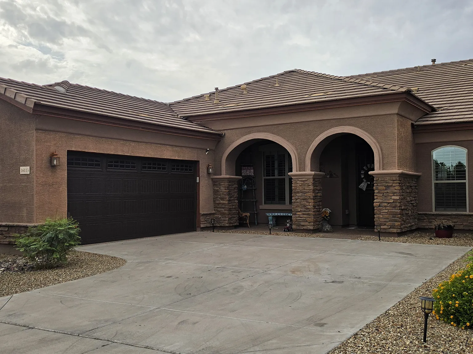 4 bed, 2.5 bath, 2223 sqft, $3,000 — Photo 4