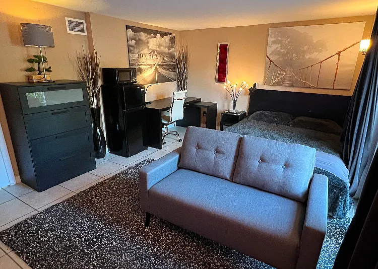 1310 Daytona Ave #2 — Photo 2