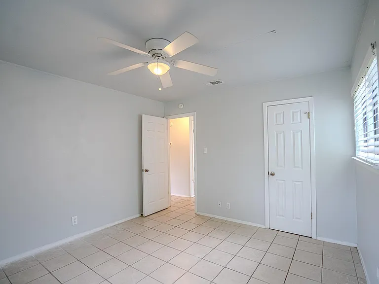 12403 Tree Line Dr #B — Photo 10