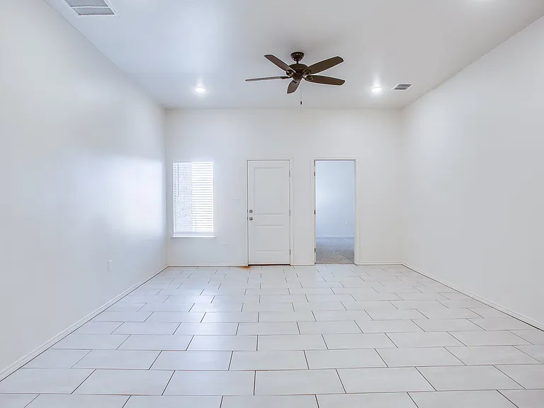 1716 Corpus Ave — Photo 11