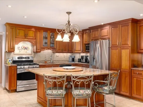6 Whittier Pl APT 4N, Boston, MA 02114
