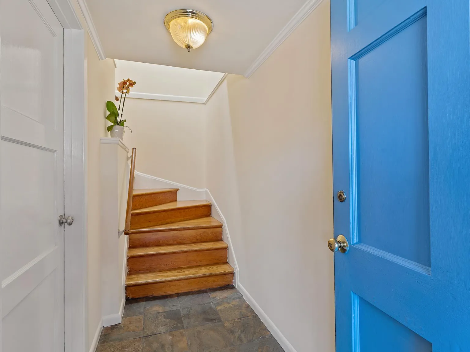 2 bed, 2000 sqft, $5,900 — Photo 3