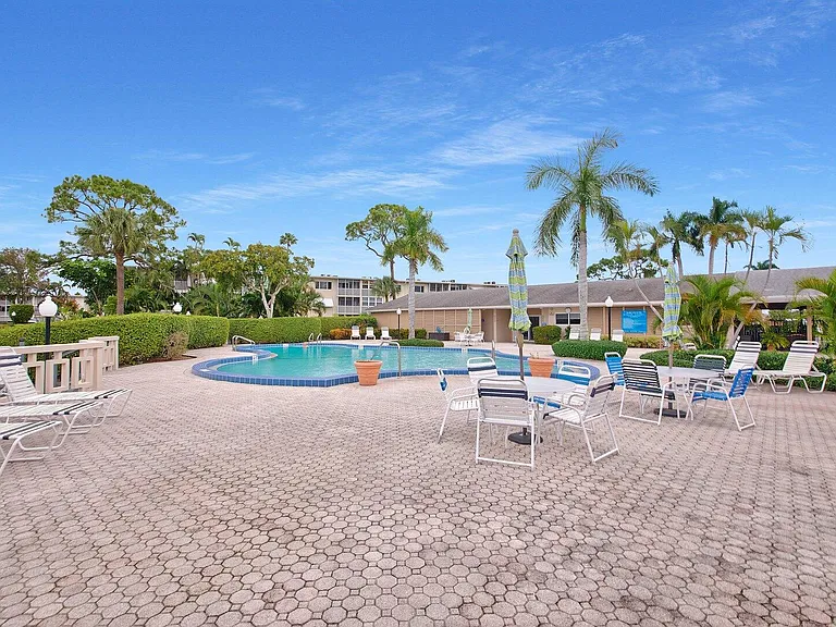 2581 N Garden Dr #206 — Photo 35