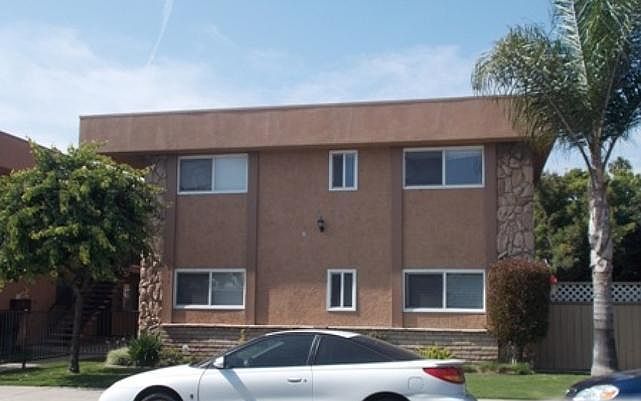 1st image of 3027 E 6th St APT A