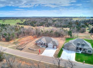 301 Canyon Creek Ln, Guthrie, OK 73044