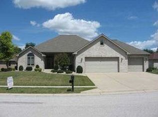 370 Creekbend Ln, Indianapolis, IN