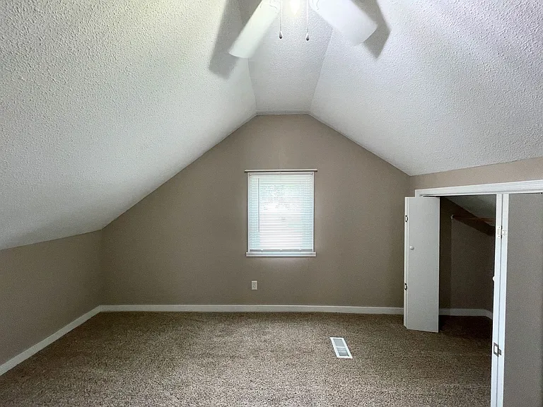 1002 N Grimes St — Photo 24