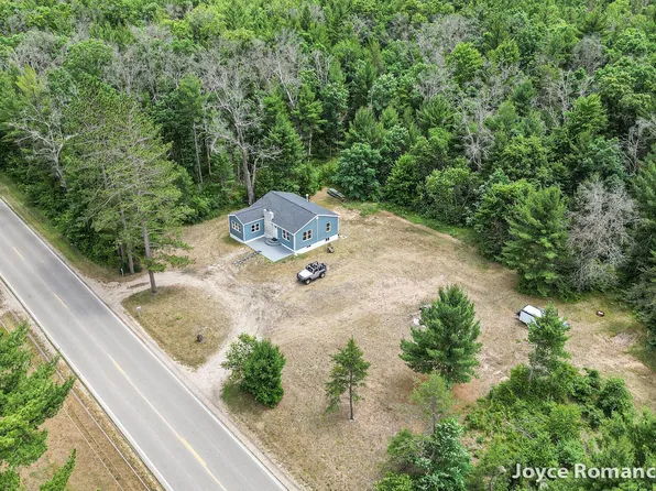 1755 W Baldwin Rd, Baldwin, MI 49304