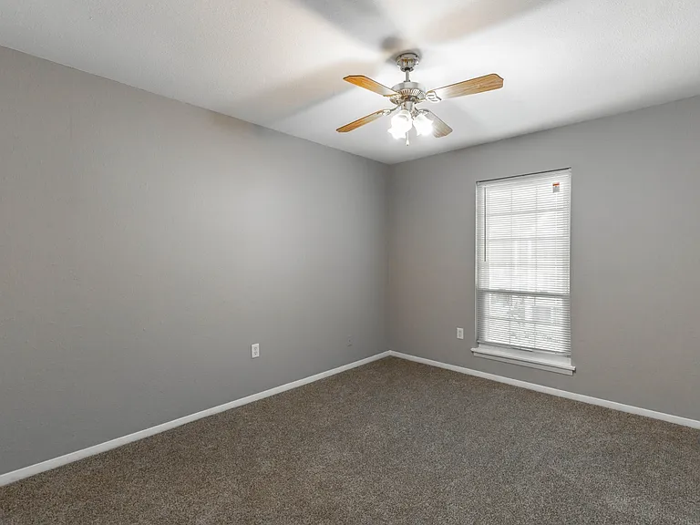 900 Mountain Creek Rd #J131 — Photo 18