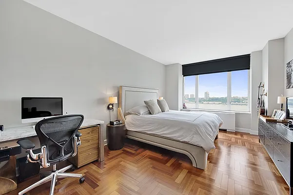 Sold by Nest Seekers International | media 15