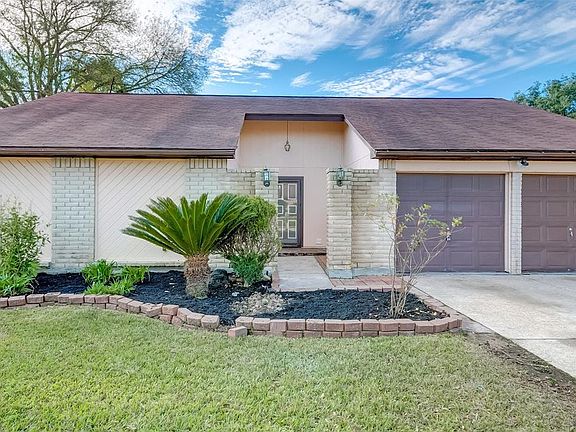 3rd image of 2750 Grand Canyon Dr