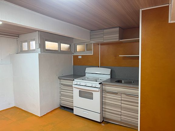 3rd image of 735 9th Ave #D
