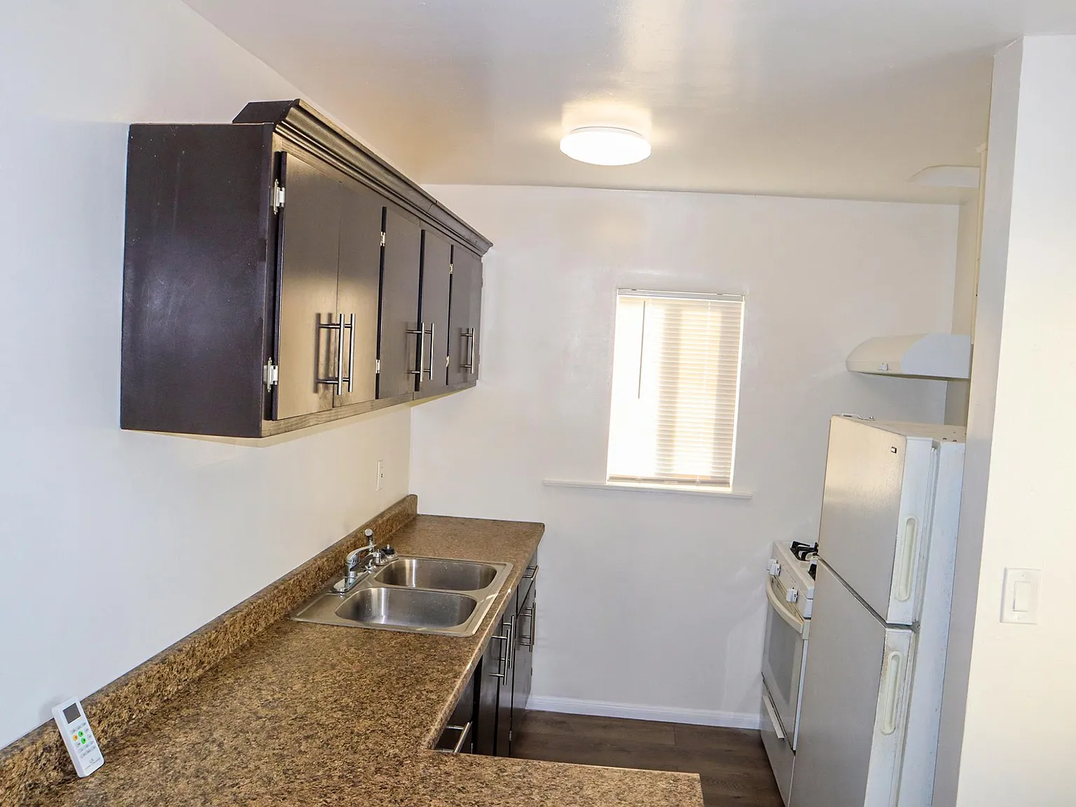 2 bed, 640 sqft, $2,300 — Photo 3
