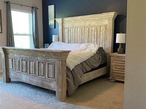 5th image of 1058 Shadow Bluff Dr