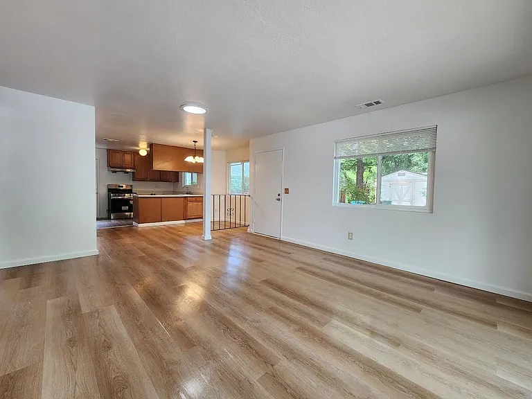 1101 Mission Blvd — Photo 16