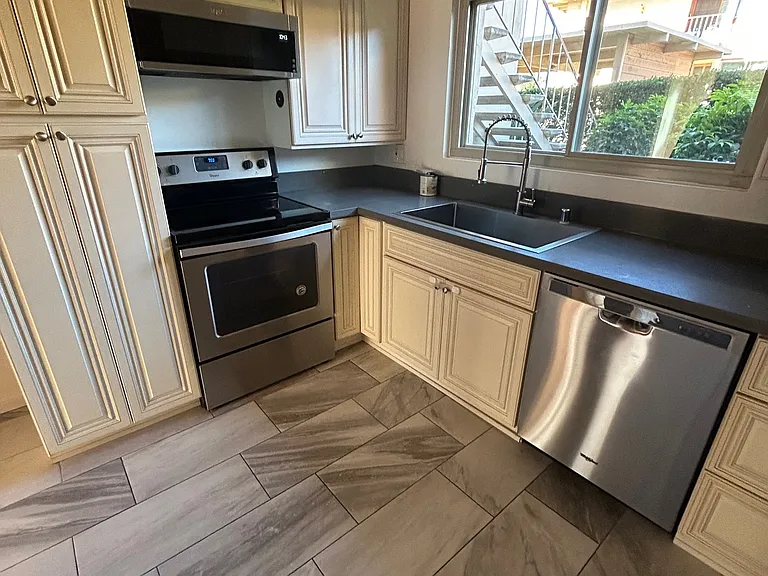 6808 Hyde Park Dr #D — Photo 3