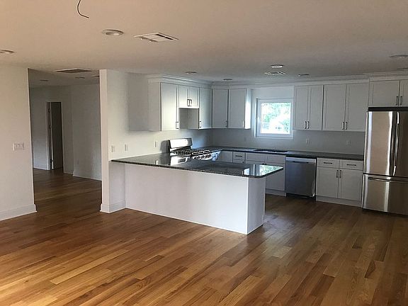 3rd image of 71 Saint Marys Pl