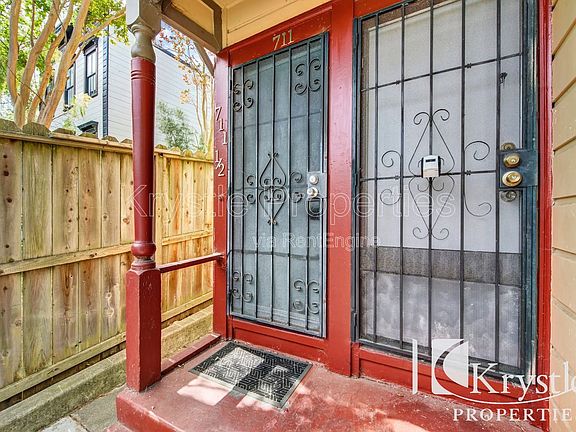 5th image of 709 Carolina St