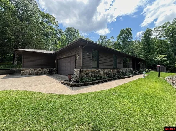 148 Stonegate Dr, Mountain Home, AR 72653