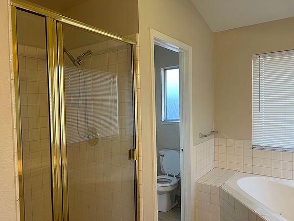 Master suite bathroom