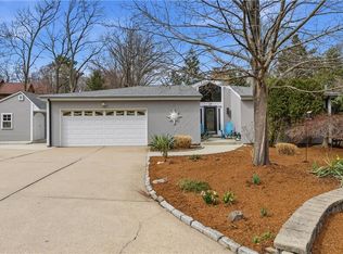 17 Morpheus Dr, Cumberland, RI 02864