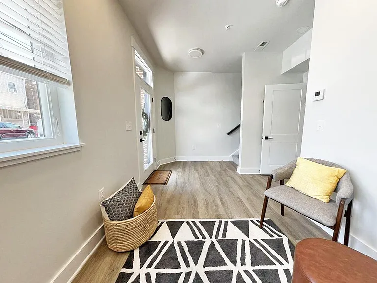 Pearl Street Townhomes — Photo 3