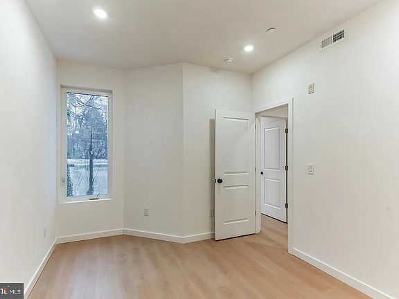 3rd image of 4628 Wayne Ave #B