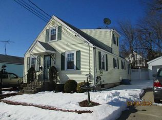 67 Oneida St, Pawtucket, RI 02860