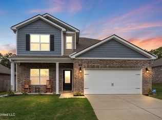 31 Twin Lakes Dr, Byhalia, MS 38611