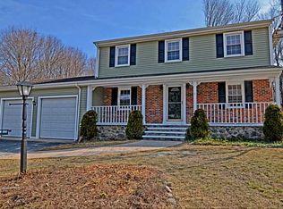 7 Hickory Rd, Coventry, RI 02816