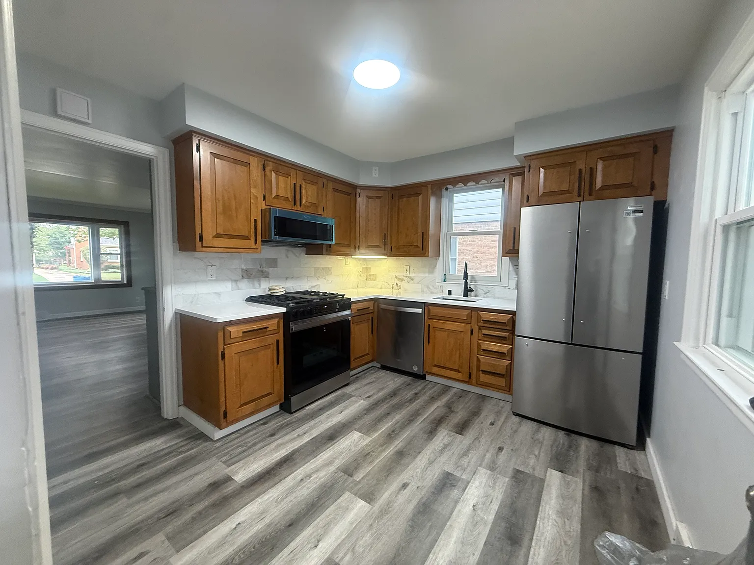 4 bed, 1566 sqft, $3,000 — Photo 3