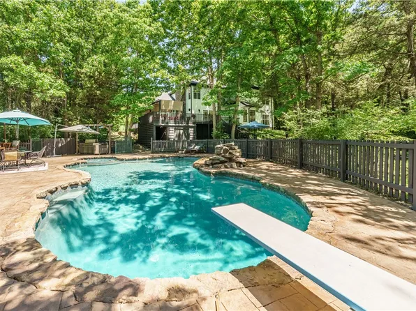 5723 E Estate View Rd, Fayetteville, AR 72703