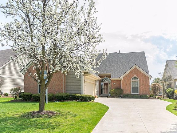 2nd image of 1965 Stonebridge Dr N #20