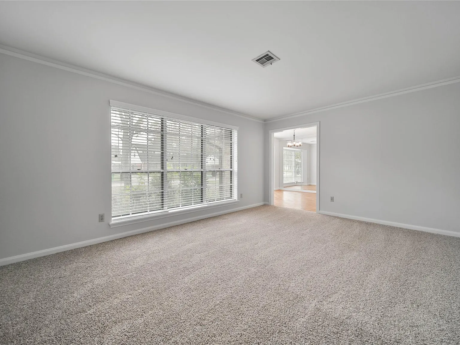 3 bed, 2.0 bath, 1685 sqft, $3,000 — Photo 4