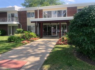 127 N Wolf Rd APT 47A, Wheeling, IL 60090