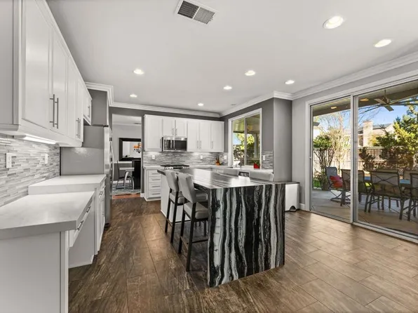 31978 Odyssey Dr, Winchester, CA 92596