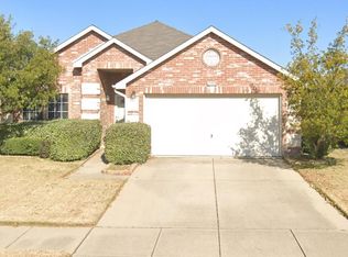 2909 Desert Dr, Denton, TX 76210