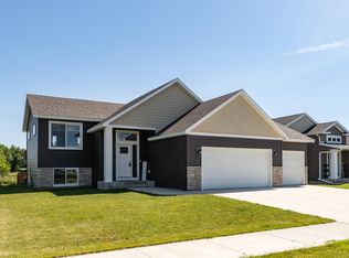 2106 14th Ave NE, Austin, MN 55912