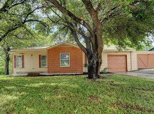 1505 Skyline Dr, River Oaks, TX 76114